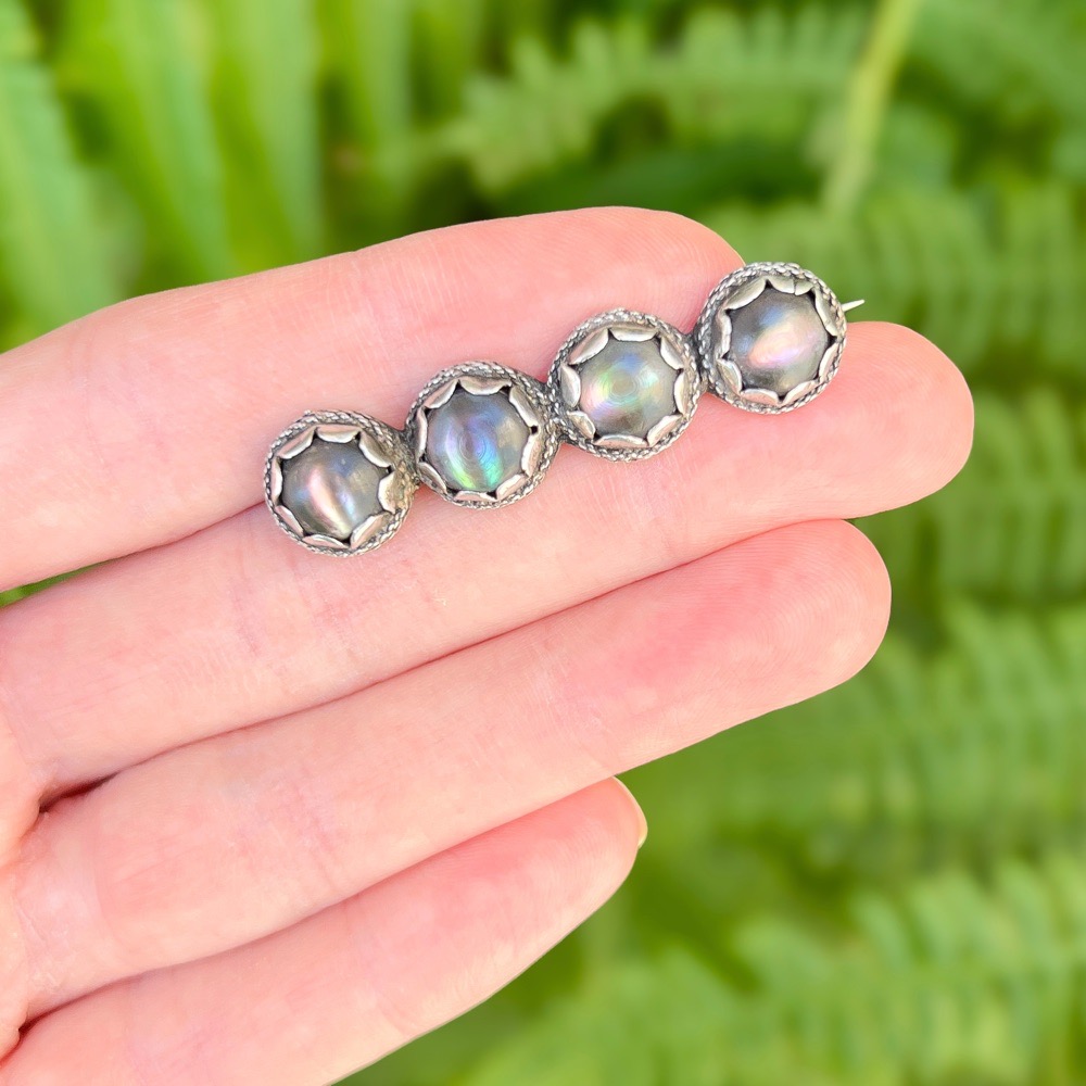 Georgian c.1800 Coque de Perle Antique Bar Brooch